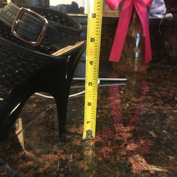 EUC Bakers Petra Black Heels size 6 - Picture 7 of 7
